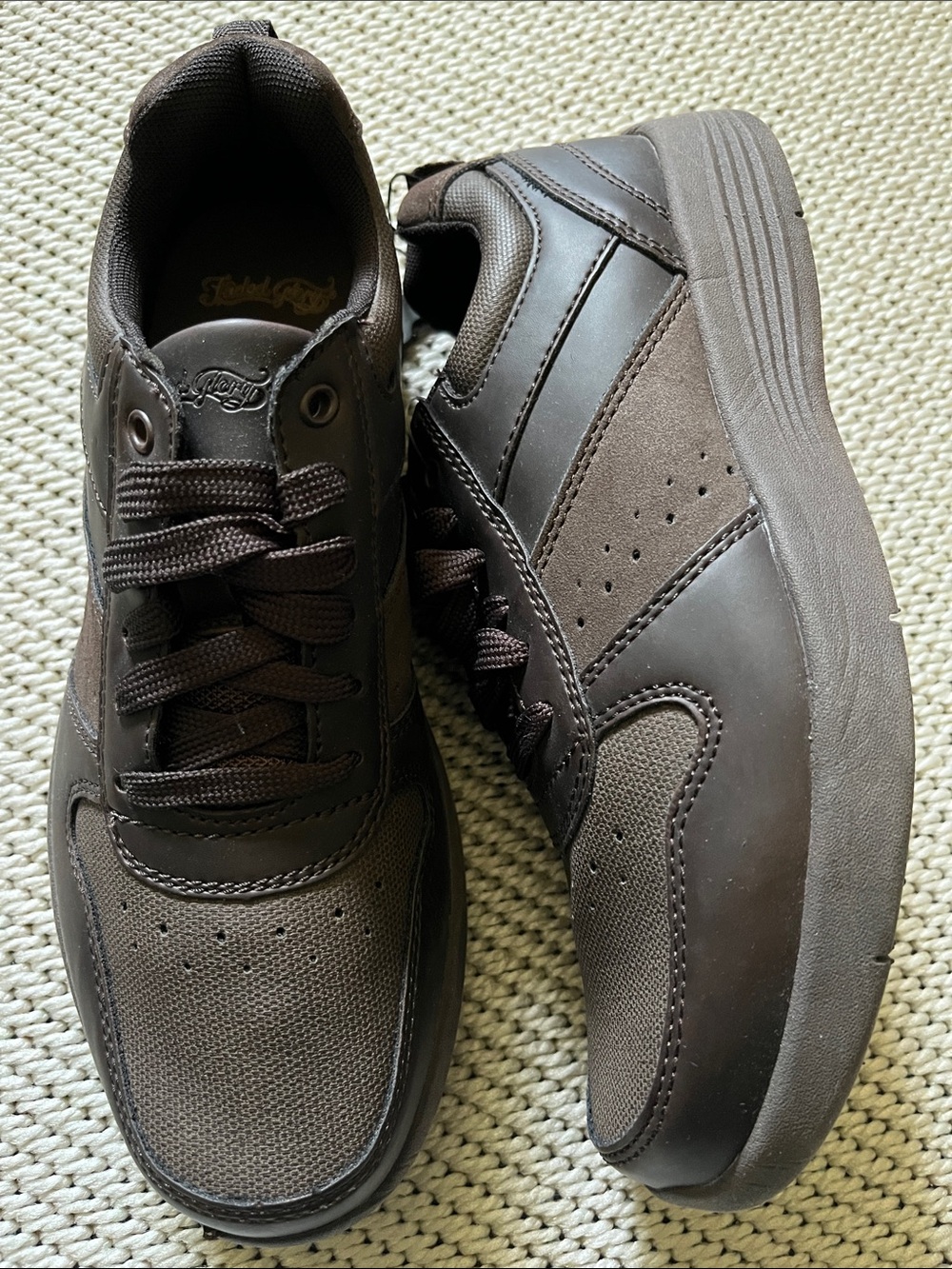 Shoes mens new size 7.5M memory foam insole Faded Glory brown man made materials